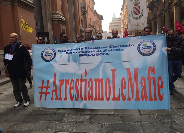 arrestiamo le mafie