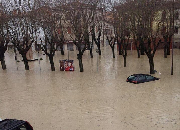 Maltempo. Nel modenese 600 sfollati. C'è un disperso