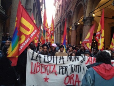 COrteo contro i divieti di dimora per gli scontri in piazza Verdi